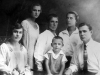1927 год, Оренбург, Коле 5 лет, слева моя бабушка Агриппина Фёдоровна Морозова, за ней её сестра Елена Гончарова, остальные на фото &ndash; их братья Гончаровы